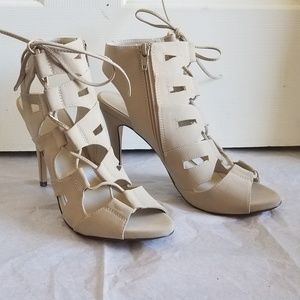 NEW Nude Lace-Up Ghillie Heels size 8.5